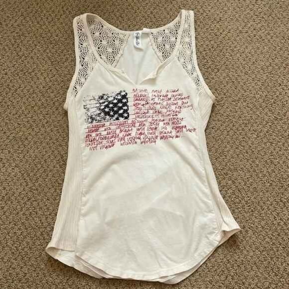 💕 3/$25 💕 Others Follow Flag and Lace Tank Top - Picture 1 of 1